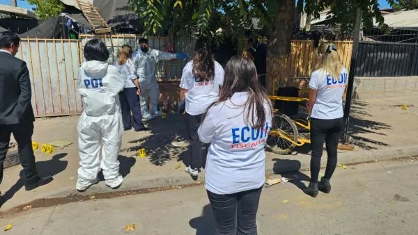 Hombre es acribillado en Cerro Navia: sufrió al menos 7 balazos