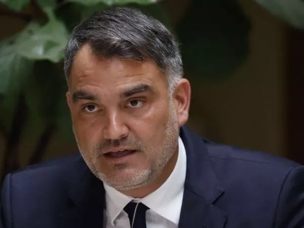 Javier Macaya protagoniza tenso cruce en el Senado con Daniel Núñez.