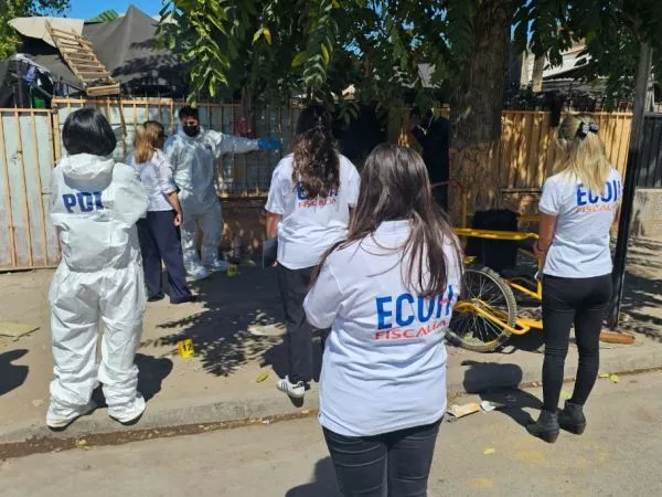 Hombre es acribillado en Cerro Navia: sufrió al menos 7 balazos