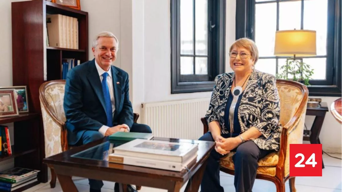 Presidente José Antonio Kast se reúne con Michelle Bachelet en La Moneda