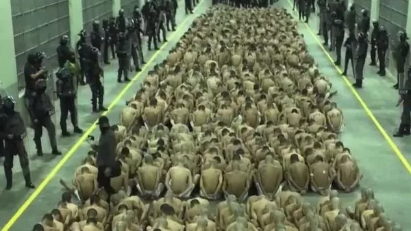 El Salvador: cadena perpetua para asesinos y violadores