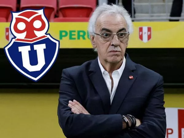 Jorge Fossati y el escudo de la Universidad de Chile