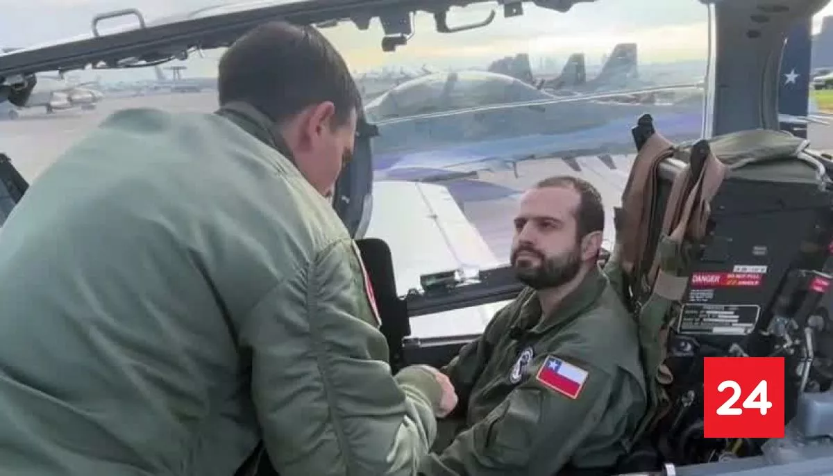 Así es la experiencia en un avión de guerra de la FACh