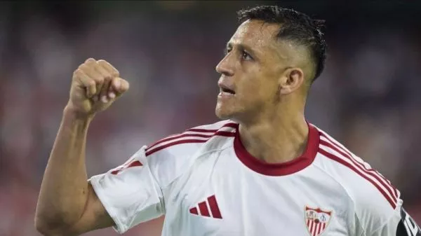 Alexis Sánchez jugando para el Sevilla