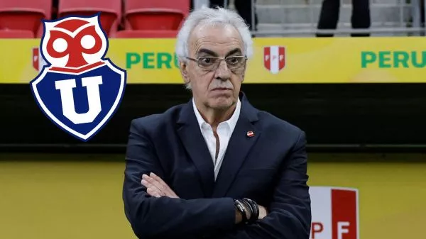 Jorge Fossati y el escudo de la Universidad de Chile
