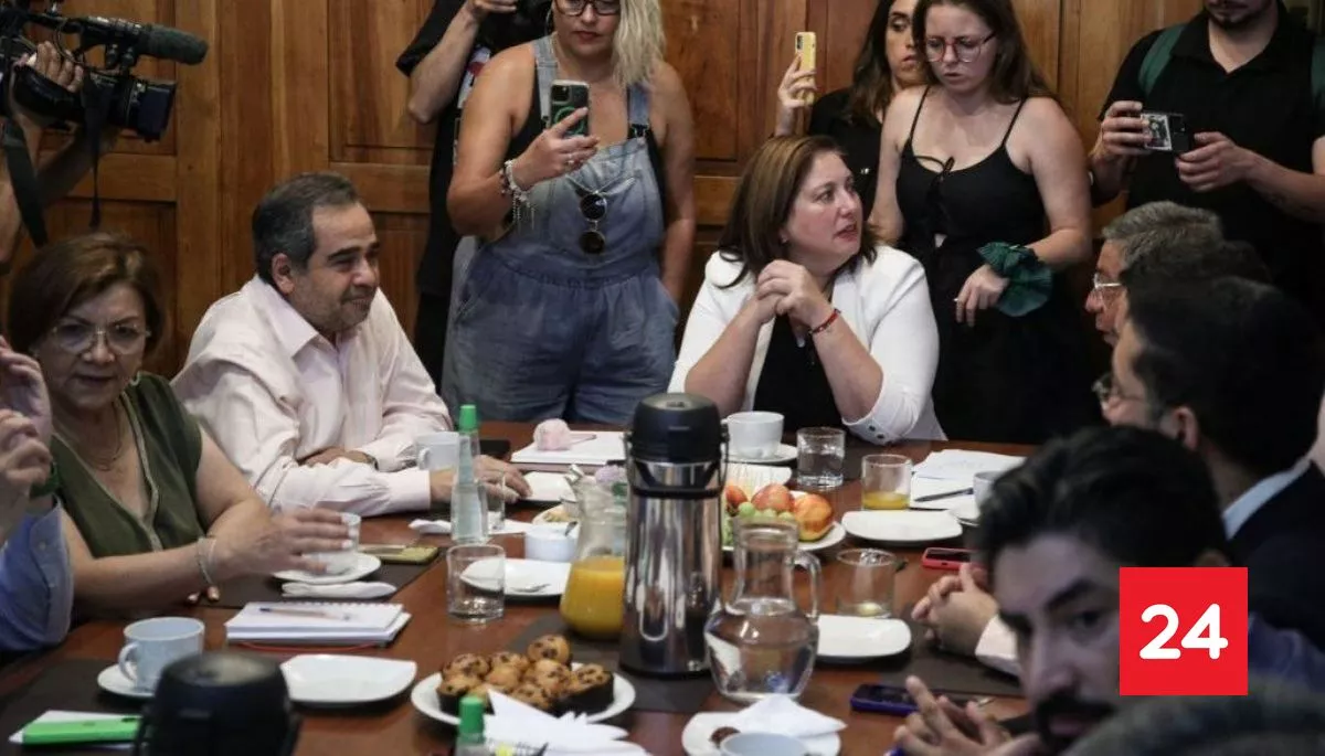 ️ #Política 

En reconfiguración: el estado de la oposición a 2 semanas del inicio del Gobierno de Kast

Más detalles ⬇️