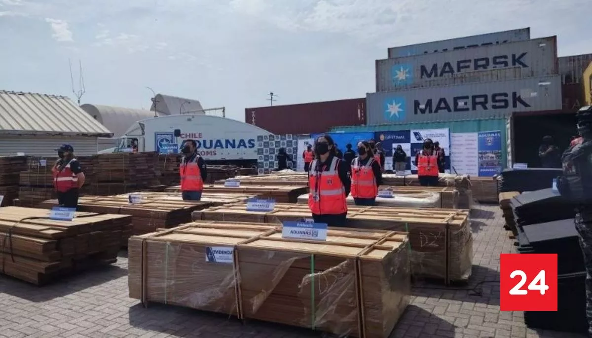 Detectan 68 toneladas de droga ocultas en cargamento de madera y caucho en Arica
