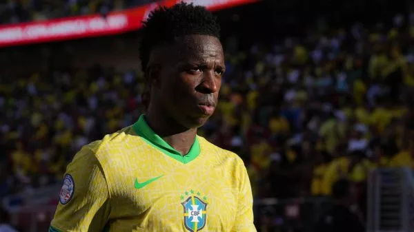 Vinicius Junior jugando por Brasil