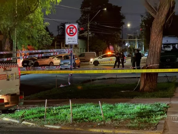 Baleado en la cabeza: Hombre fue hallado dentro de auto en Quinta Normal