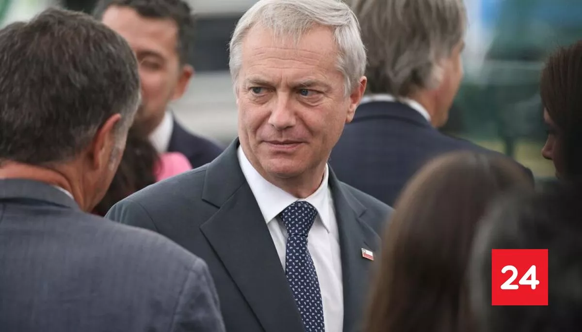 #Política 

Este fue el mensaje que dejaron hackers en cuentas del Presidente Kast

Más detalles ⬇️