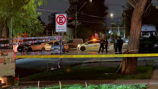 Baleado en la cabeza: Hombre fue hallado dentro de auto en Quinta Normal