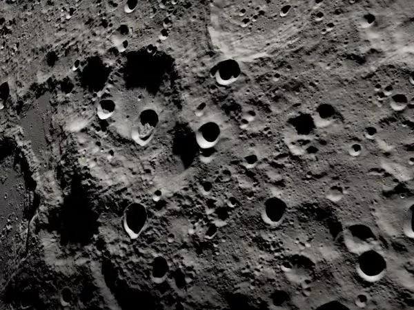 La NASA planea tener una base lunar permanente antes de 2030.