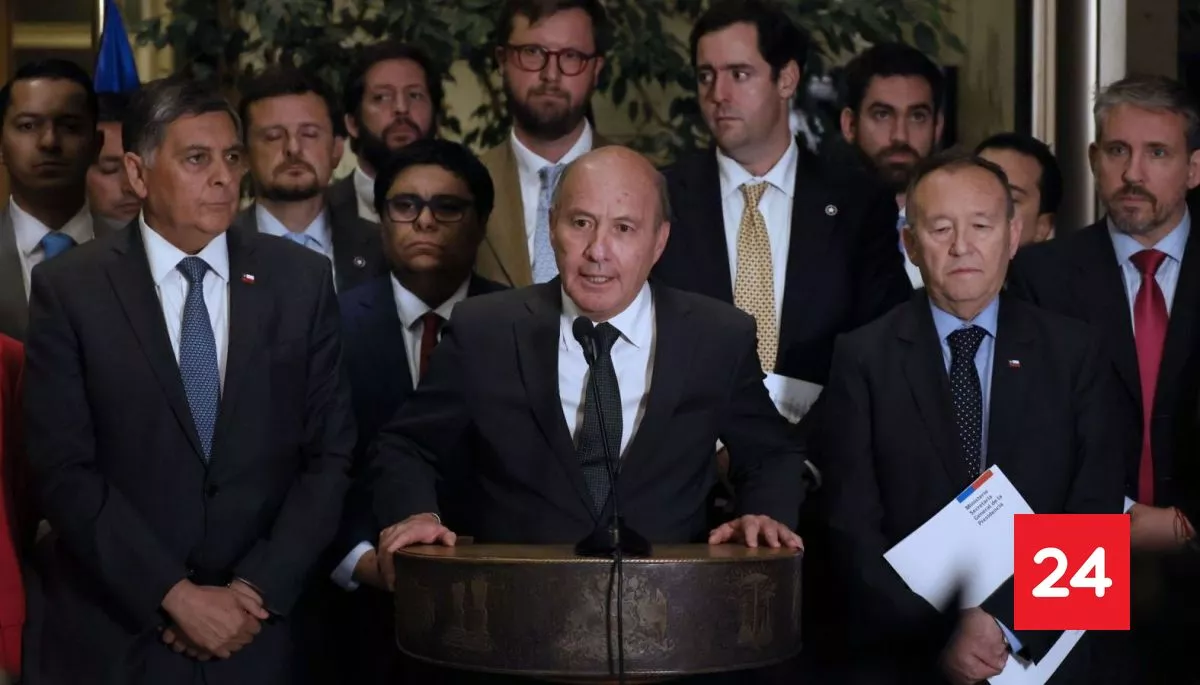 "Se ha mejorado el proyecto": Ministro Quiroz aborda la aprobación de ley por alza de combustibles
