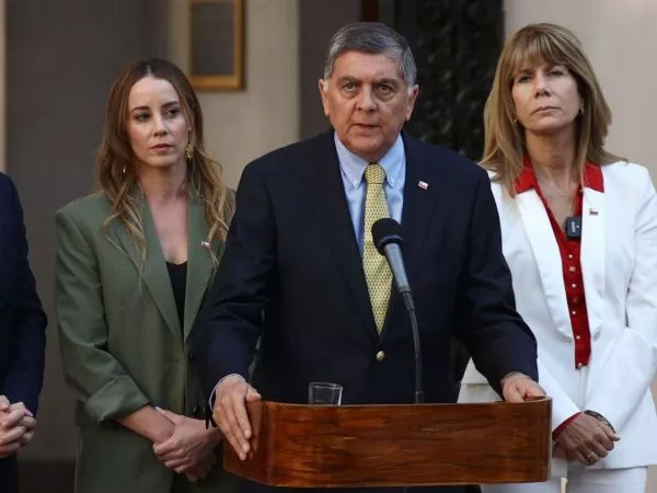 Alvarado responde a críticas por manejo comunicacional