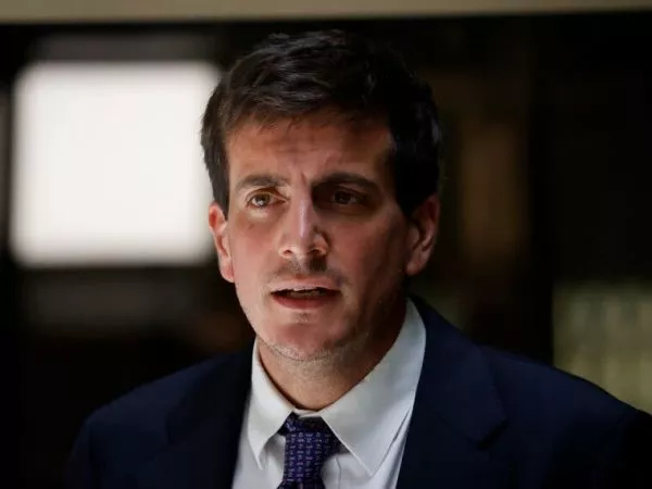 Diego Schalper respalda decisiones del Gobierno sobre bencinas