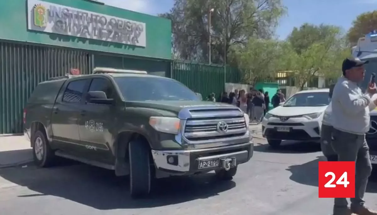 #Regiones 

Cronología del ataque en liceo de Calama: así fue el minuto a minuto de la tragedia que terminó con una inspectora asesinada 

Más detalles ⬇️