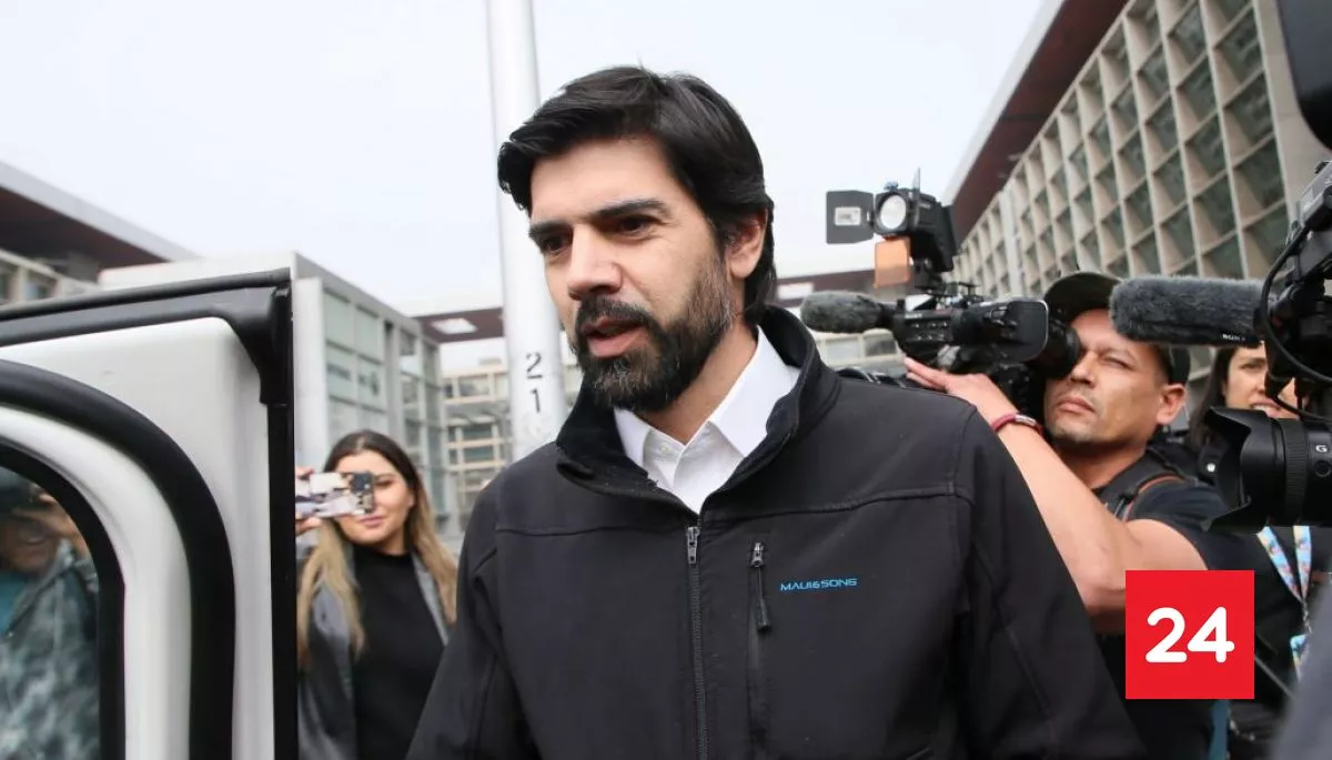 #Política 

Fiscalía define la fecha para la formalización de Joaquín Lavín León 

Más detalles ⬇️