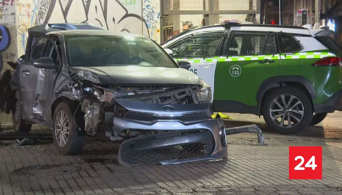 #Nacional 

Persecución por robo termina en una colisión en Recoleta: un delincuente se dio a la fuga
 
Más detalles ⬇️