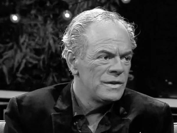 Eduardo Cruz Johnson siendo entrevistado en TVN