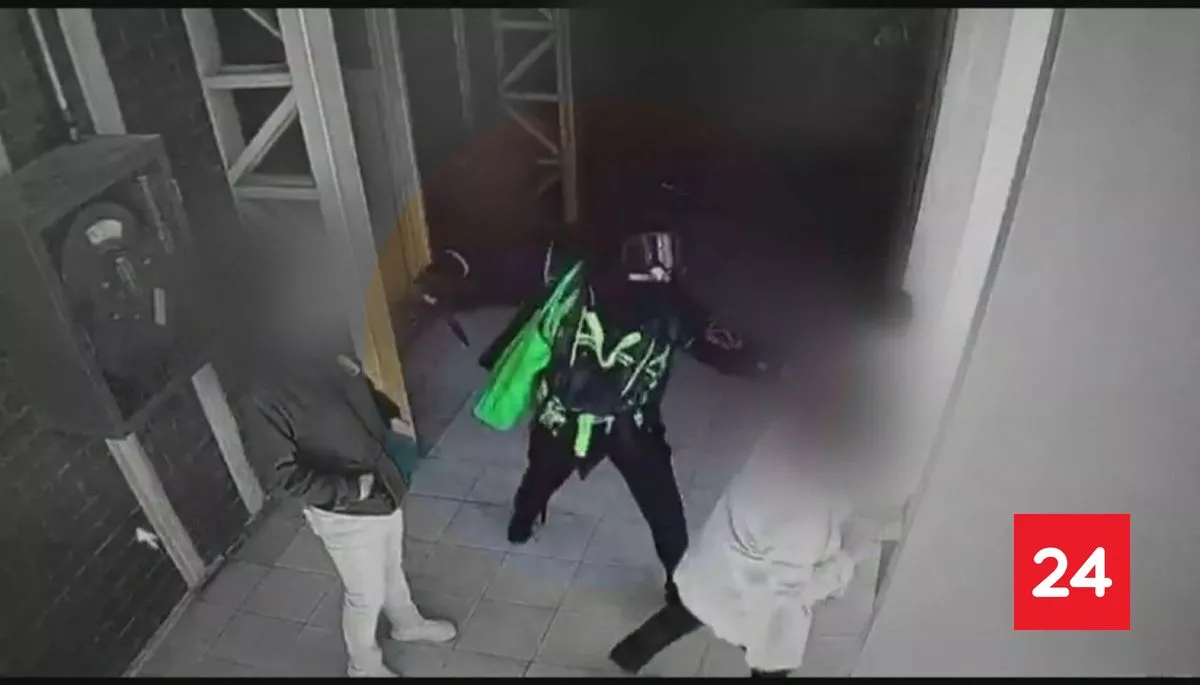 Cuchillo y gas pimienta: nuevo video muestra mortal ataque en colegio de Calama