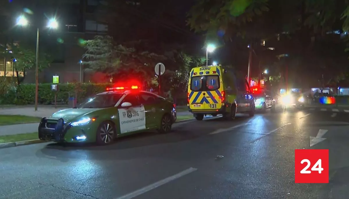 #Nacional 

Brutal femicidio: hombre mató a su pareja frente a su hija en Las Condes 

Más detalles⬇️