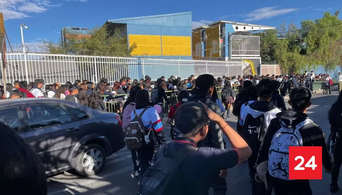 Estudiantes de Calama protestan y exigen justicia tras crimen en Instituto Obispo Silva Lezaeta