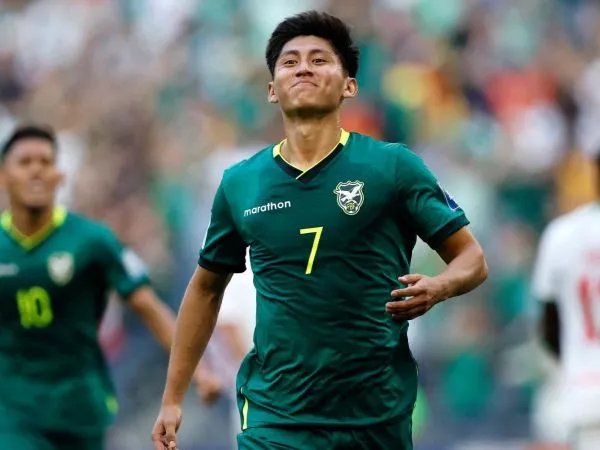 Miguel Terceros celebrando un gol de Bolivia ante Surinam