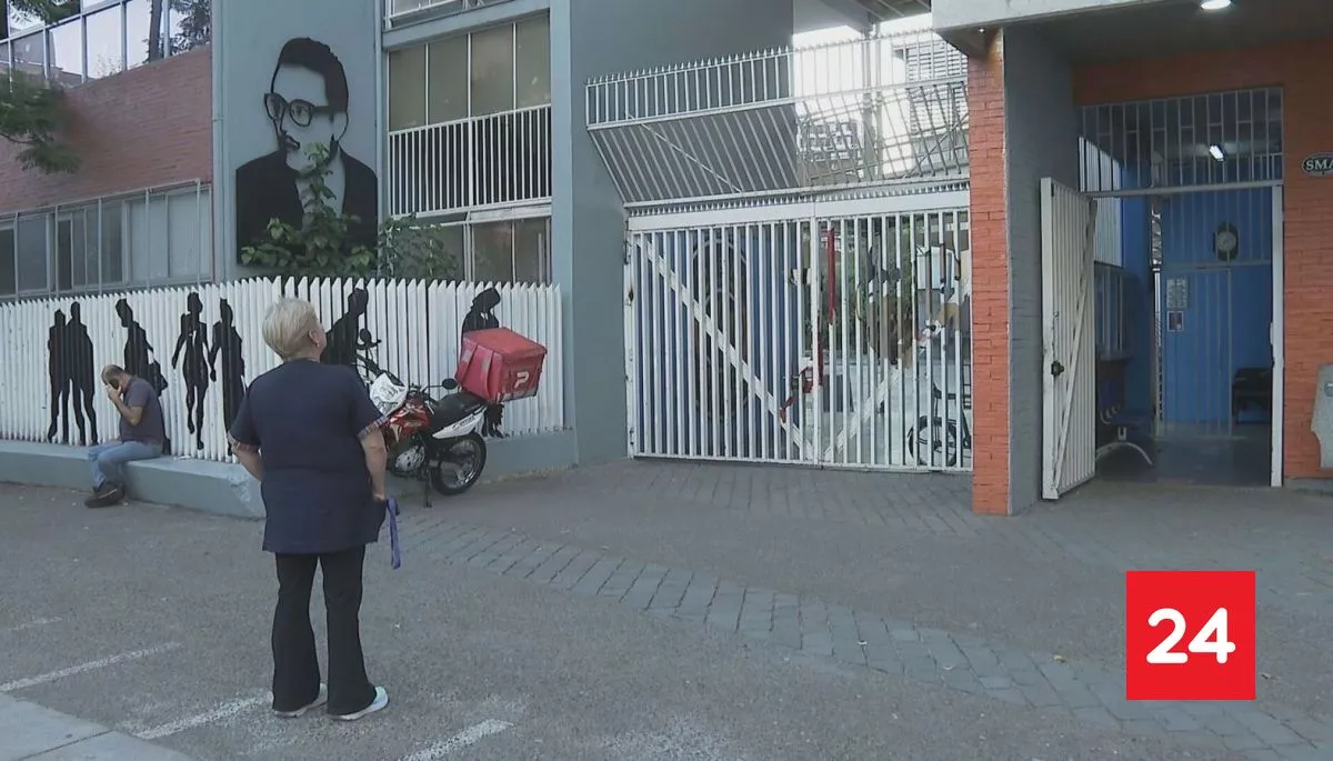 Alumno fue agredido con un arma blanca en una de sus manos por otro escolar durante pelea en Ñuñoa