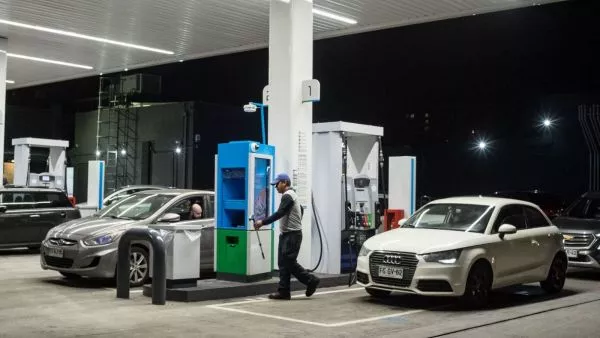 Peñalolén ofrece descuentos de hasta $30 por litro en bencina para sus vecinos