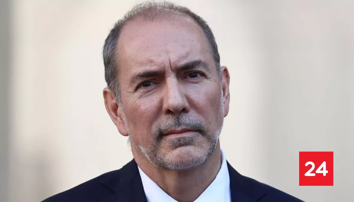 "Es un reglamento que genera mucho daño": Ministro de Grange anunció cambios a "Ley Uber"