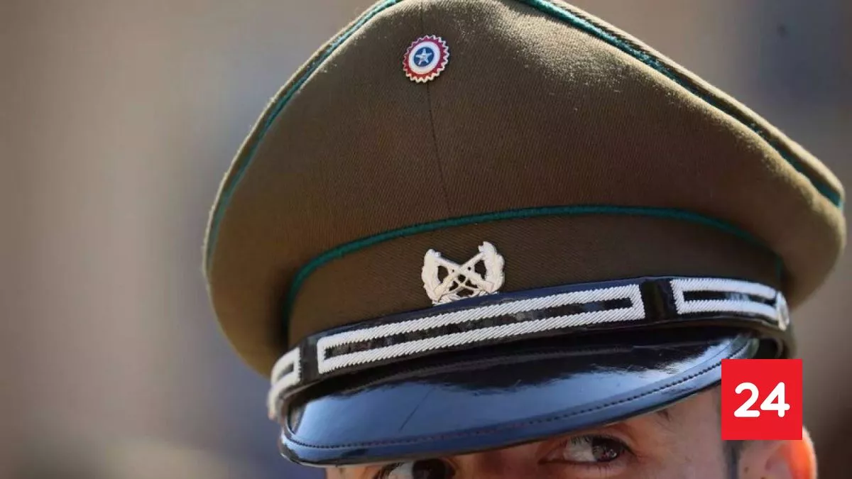 #Regiones 

Carabineros da de baja a dos funcionarios en Valparaíso tras denuncia por agresión sexual

Más detalles⬇️