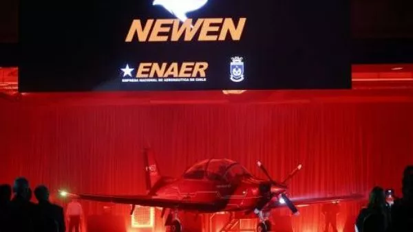 avión de instrucción T-40 Newen