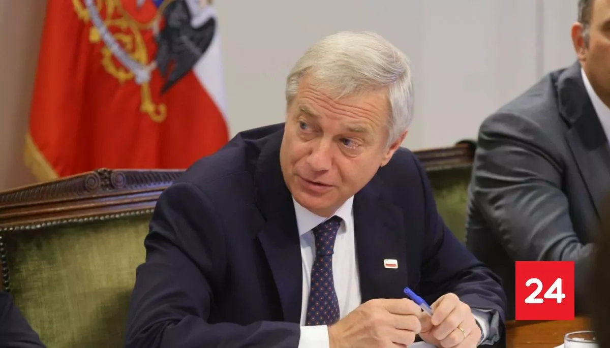 Cadem: Desaprobación del Pdte. Kast sigue al alza y 78% cree que la economía está estancada o retrocediendo.