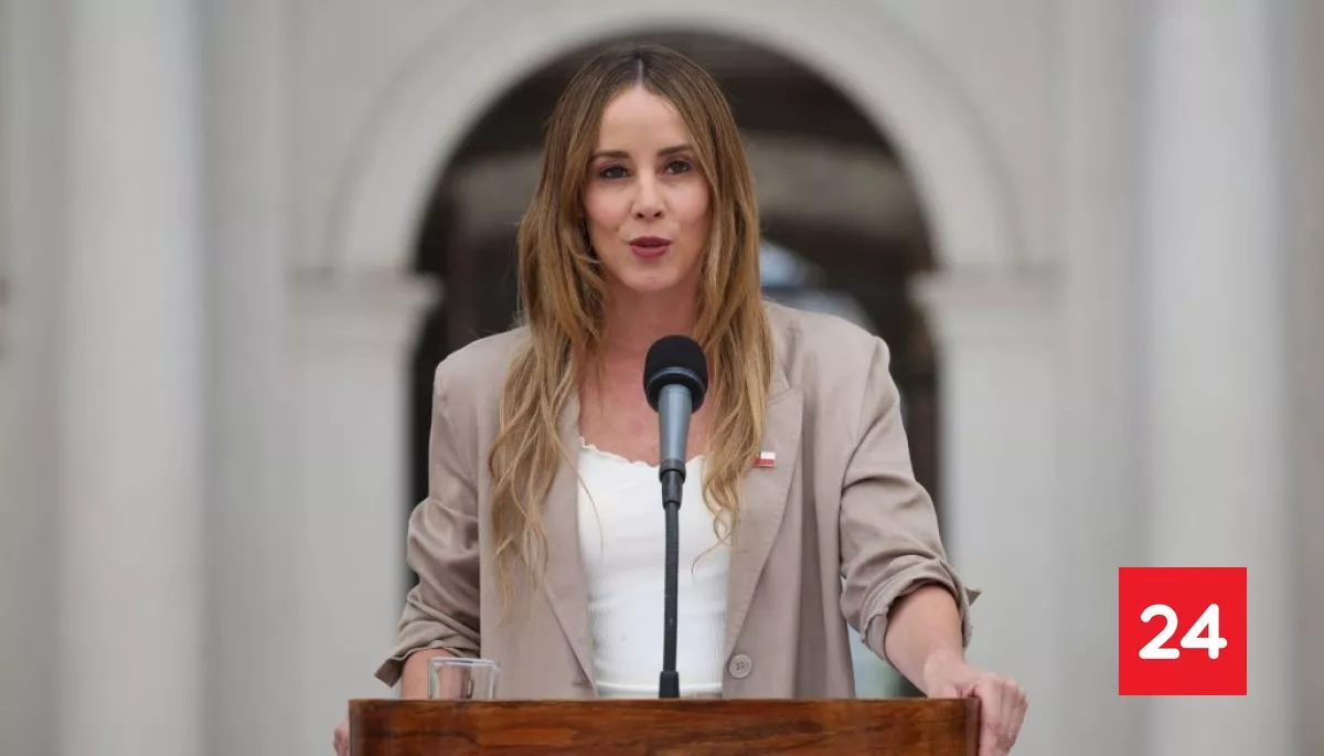 #Política 

Ministra Sedini ante baja en las encuestas: 