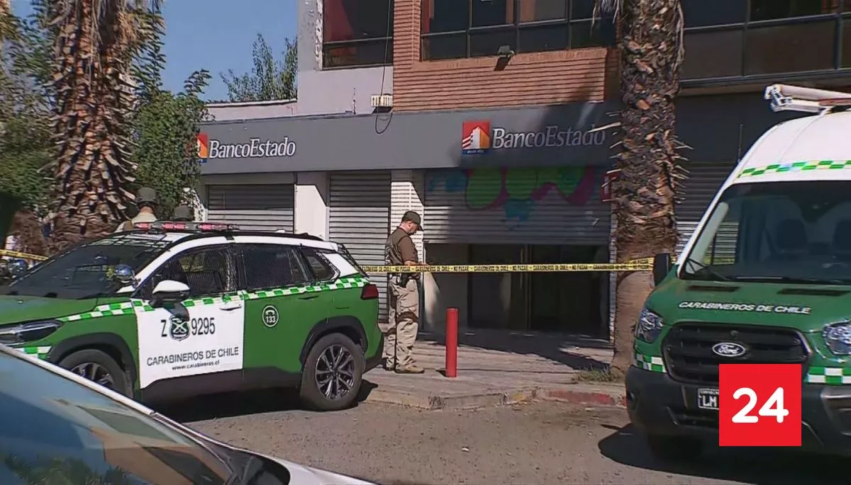 #Nacional 

Delincuentes en moto logran escapar con $7 millones tras asalto a BancoEstado en La Florida 

Más detalles ⬇