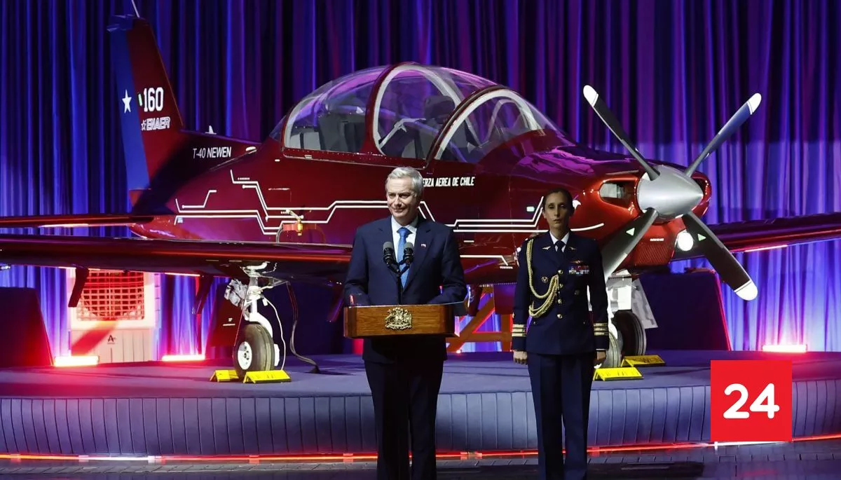 Presidente Kast sobre el nuevo avión de instrucción T-40 Newen: "Es una inversión, no un gasto"
