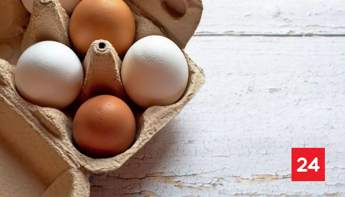 Golpe al bolsillo: bandeja de huevos supera los $10 mil y precios subirían hasta 10% por crisis del petróleo