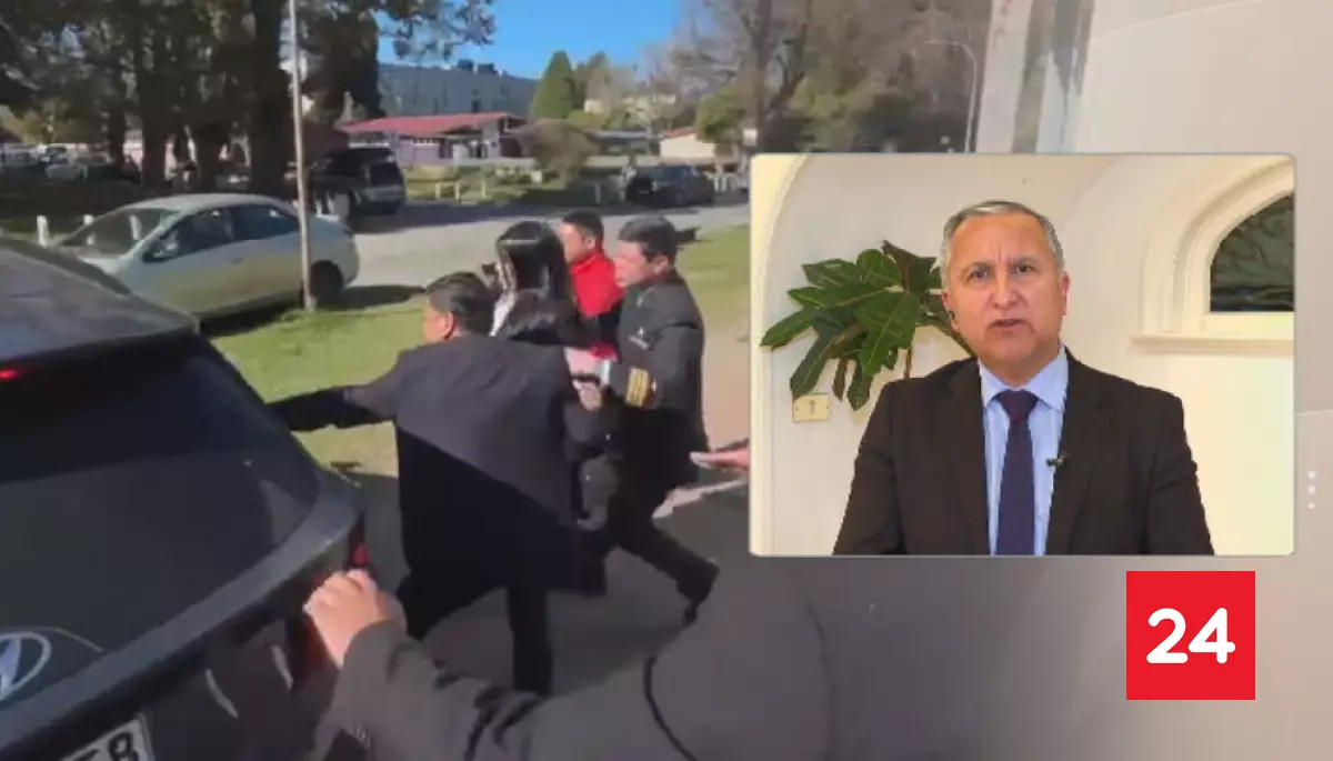 #Entrevistas24 

Rector de Universidad Austral y agresión a ministra Lincolao: “No recibí ninguna llamada solicitando el ingreso de Carabineros”

Más detalles ⬇