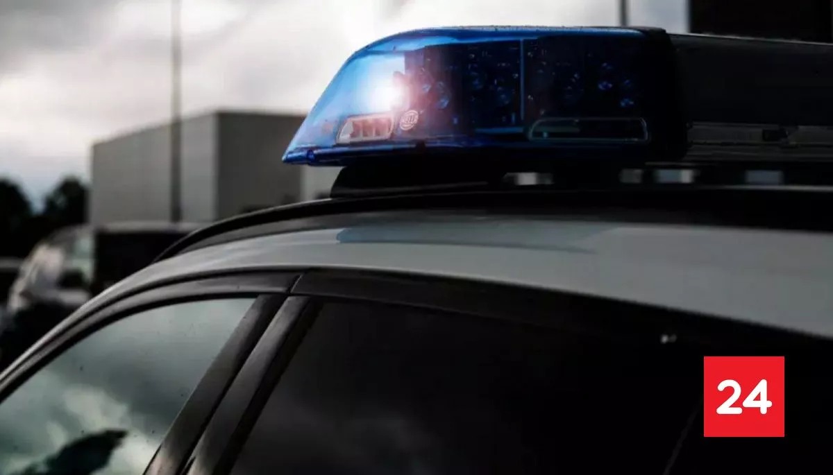 Quería "protegerlo" de su madrastra: hombre encerró a su hijo durante un año en una camioneta en Francia