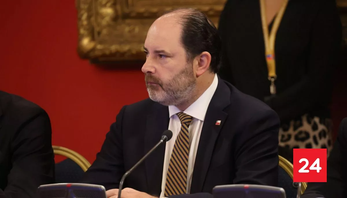 #Política 

Ministro Rau de cara a la discusión sobre sueldo mínimo: 