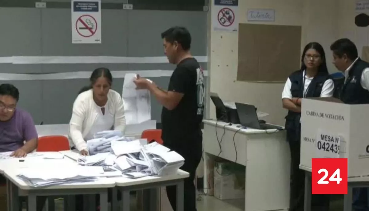 #Internacional 

Perú: anuncian extensión de elecciones para este lunes 

Más detalles ⬇