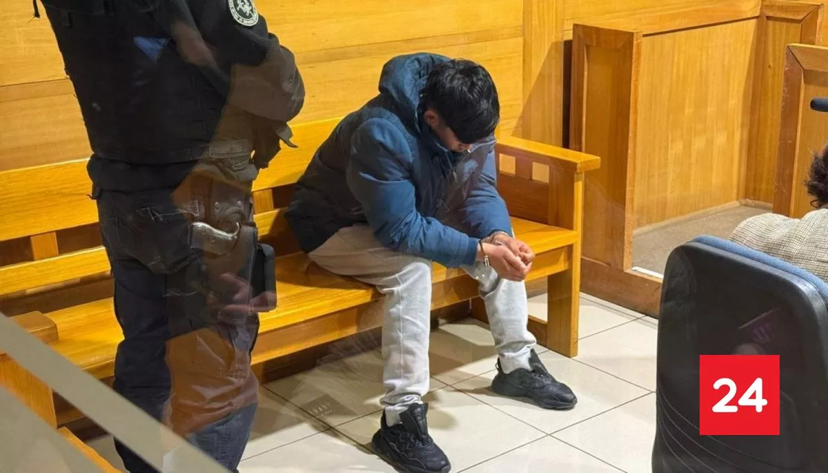 #Regiones 

Acusa que víctima se disparó: tío de Francisca Millahual queda en prisión preventiva 

Más detalles ⬇️