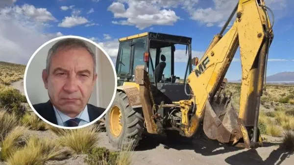 Comisionado presidencial por sujetos que tapaban zanja con retroexcavadora