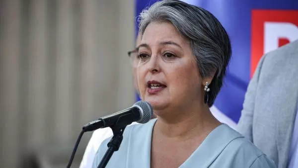 Usach desmiente sueldo de $13 millones a Jeannette Jara