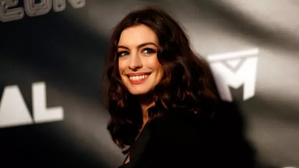 Anne Hathaway entrega su postura sobre la dictadura en Chile