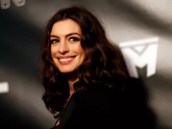 Anne Hathaway entrega su postura sobre la dictadura en Chile