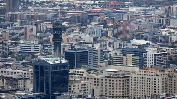 Mercado de oficinas en Santiago arranca 2026 con mayor dinamismo: vacancia baja al 7,7%