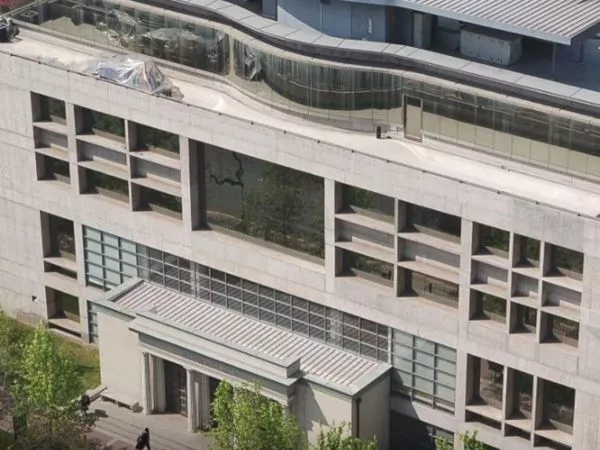 CR2 fachada Universidad de Chile.