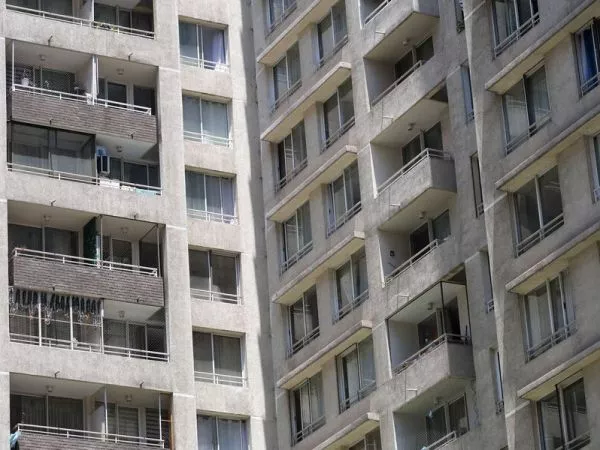 Gastos comunes en la RM varían hasta $164.000 mensuales dependiendo de la comuna