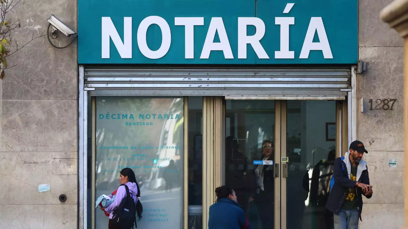 Frontis de una notaría de Santiago